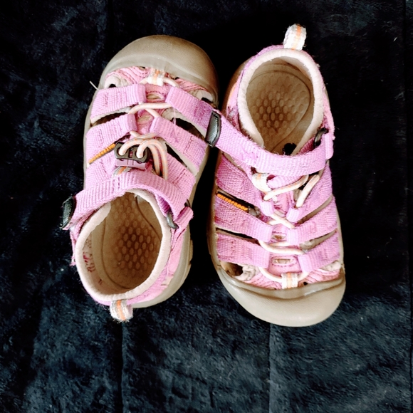 KEEN Footwear Newport H2 Girls Unisex Pink Strapped Walking/Hiking Shoes 9 GOOD - Picture 10 of 11